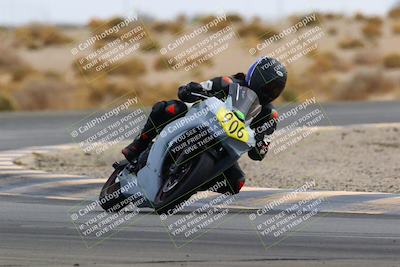 media/Feb-27-2022-CVMA (Sun) [[a3977b6969]]/Race 6 500 Supersport-350 Supersport (Holeshot)/